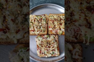 Bread Cheese Burst Pizza 5 Min Healthy Breakfast#viral #shorts#reelsMadoverTaste#recipe #music