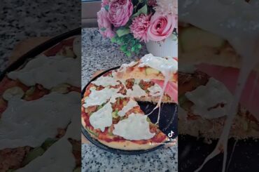 WHOLE WHEAT NO KNEAD PIZZA SHORTS #healthy #cleaneating #simple