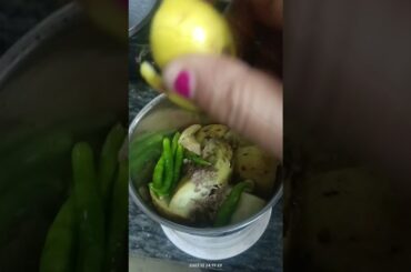 Guava chutney #amroodchutney #guavachutney #tastychutney #khattimeethichutney #saladdressing #health