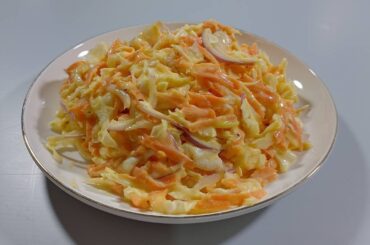 A very healthy and tasty salad in 5 minutes!This salad will be the first to disappear from the table