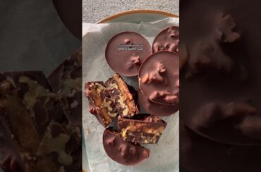 #nuts #chocolate #snack #recipe #healthysnacks #raw #nobake #short #eat #cups #food #nutrition #