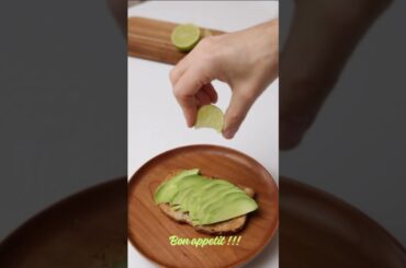 How tasty and healthy it is!!! #avocado #sandwiches #healthysnack #chiaseeds  #avocadolover