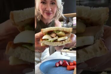 A Realistic What I Eat in a Day as a Dietitian