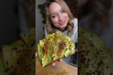 Easy Spicy Avocado Toast Recipe #foodshorts
