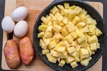 Just Add Eggs With Potatoes Its So Delicious/ Simple Breakfast Recipe/ Homemade Cheap & Tasty Snacks