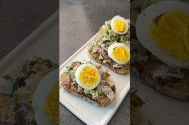 Quick & Healthy Snack Recipe. Tuna Delight Toasts