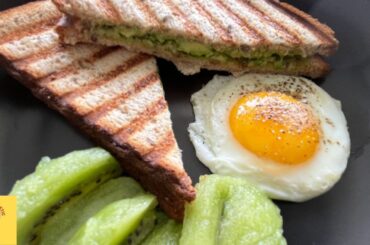 Quick Healthy Breakfast | Best Simple Avocado Toast Recipe| Brown Bread Toast Ideas|