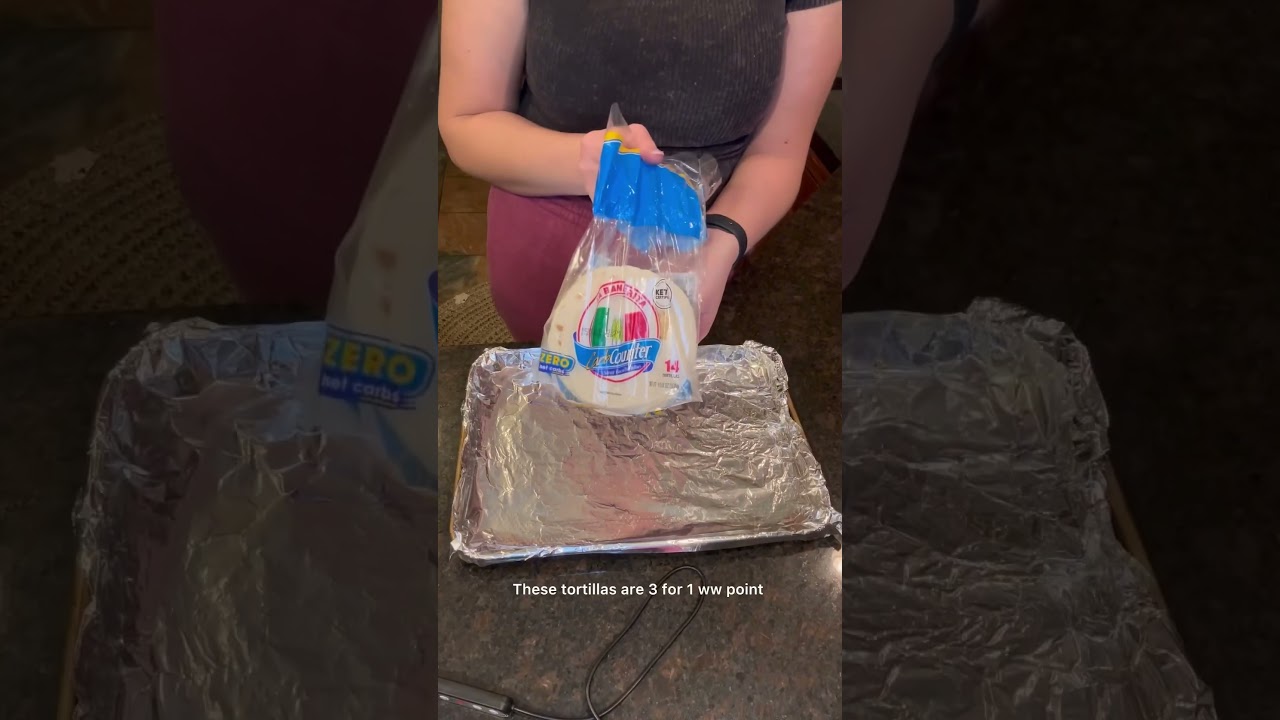 Healthy swap taco bells Mexican pizza! #healthydinnerideas #healthydinnerrecipes #copcatrecipes Healthy swap taco bells Mexican pizza! #healthydinnerideas #healthydinnerrecipes #copcatrecipes