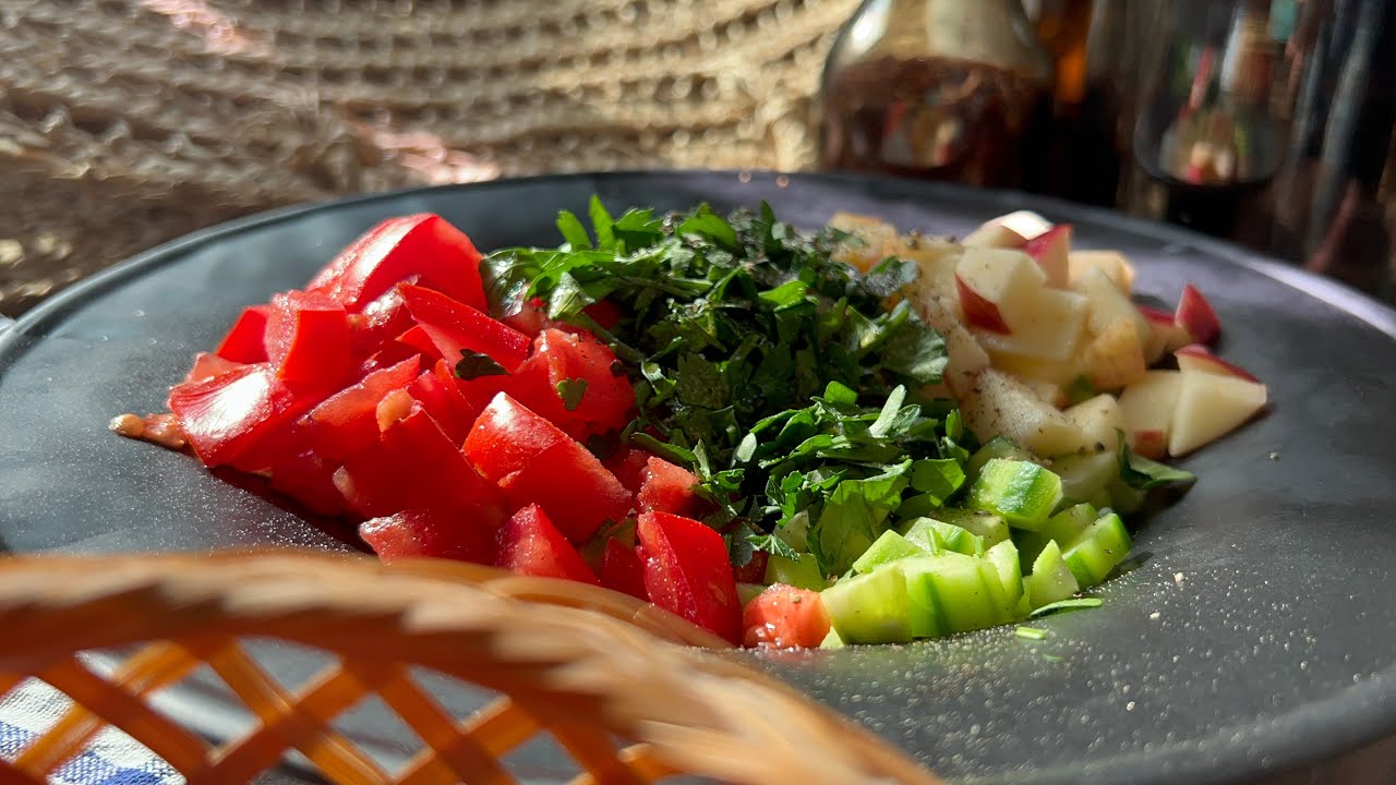 My grandma always make this delicious vegetable salad ! It’s attractive salad recipe My grandma always make this delicious vegetable salad ! It’s attractive salad recipe