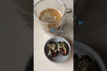 Pumpkin Butter & Almond Stuffed Medjool Dates | Healthy Snack Recipe #healthyrecipes #snacks