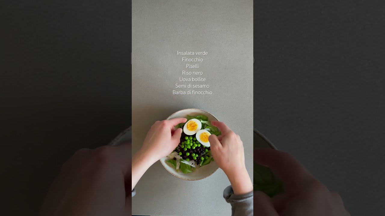 Healthy salad: facile, veloce, sana. Healthy salad: facile, veloce, sana.