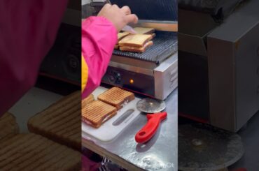 Grilled sandwich #sandwich #food #shorts #delicious #zira  #snacks #healthy #breakfast #eveningsnack