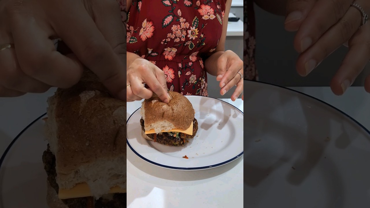 Veggie Burger | Healthy Recipes| Shorts 35/100 | #shortsfeed #shorts #food #burger #healthyfood Veggie Burger | Healthy Recipes| Shorts 35/100 | #shortsfeed #shorts #food #burger #healthyfood