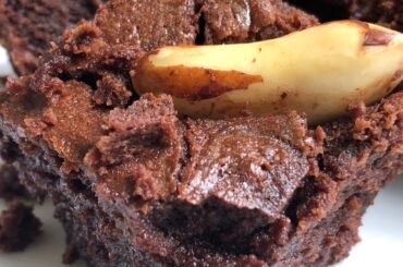 Brownies recipe, healthy brownies’ chocolate recipe super light, low on flour, and hardly any sugar.