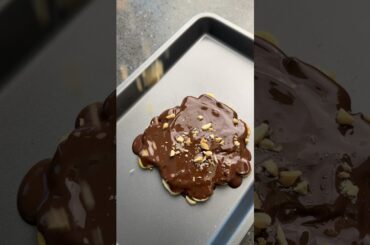 Just 4 Ingredients. Easy and healthy snack. Viral Banana Bark