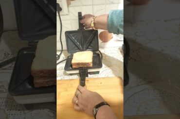 Hare Matar Ka Sandwich #shortvideo #youtubeshorts #viral #food