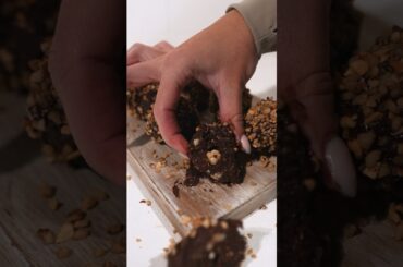 the BEST CHOCOLATE treat in a healthier way #snack #recipe