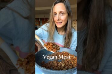 PROTEIN -Why so much hype over this macronutrient?! Want a collection of protein-rich vegan recipes?