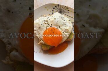 Healthy Breakfast Idea Under 10 min: Avocado Egg Toast #healthyrecipes #healthybreakfast #nutrition