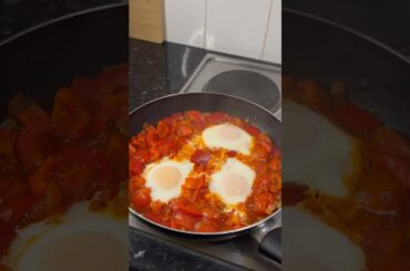 Speedy & Budget-Friendly Shakshuka: Your Go-To Quick Breakfast Recipe! #recipe #recipeideas