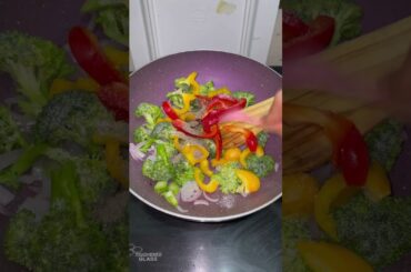 stir fried broccoli / healthy quick snack recipe #shorts #shortvideo #youtubeshorts #trending #viral