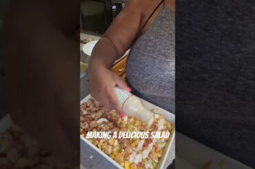 Making a salad #salad #ensalada #healthy  #healthyfood
