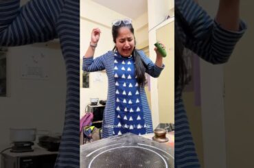 COOK W ME IN HOSTEL!! paneer ki sabzi #paneerkisabzi #cookwithme #shorts