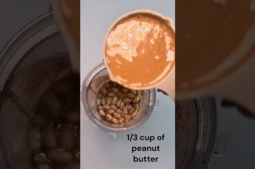 Healthy Chocolate Frosting! NO powdered sugar plus a secret ingredient...watch to find out!