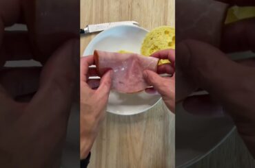 Keto Turkey Melt Sandwich #glutenfree #glutenfreebread #ketobread #healthylunch