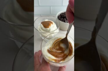 Chocolate shell banoffee yoghurt bowl | HEALTHY SNACK