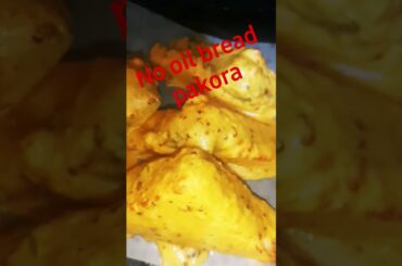 would you try 'em #healthy #streetfood #roadsidesnacks #food #stuffedbreadpakoda #breadpkora #foodie