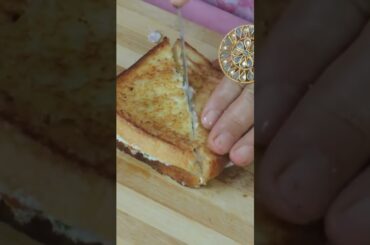 Let's have this Healthy and Quick Breakfast #short #breakfast #curdsandwich #semolinabreakfast #yt