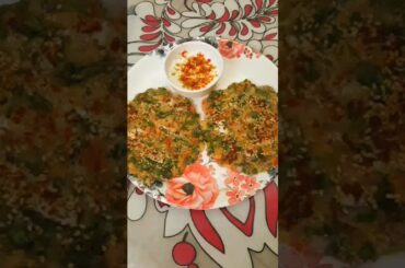 Healthy Breakfast Recipe | Spinach Semolina Uttapam #shorts #viralshorts #shortsfeed