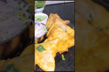Street style Alo samosa ||Perfect samosa recipe; #food #viral #foryou #samosa #ramadan#shortvideo