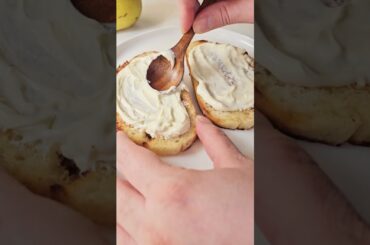 Prosciutto and Pear toast #toast #recipe #healthyfood #easyrecipe #food