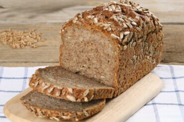 2 oat flourless bread recipes! Gluten-free bread for a healthy breakfast