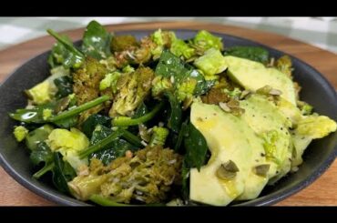 Amazing Green salad with Avocado! So many vitamins in one plate! Healthy and simple salad recipe!