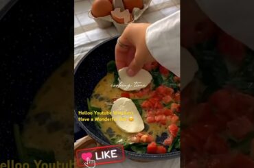 Spinach Tomato Omelette Wrap | Healthy Breakfast Recipe | Sohail Parmar Shorts #ytshorts #recipe