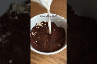 Low calorie chocolate overnight oats @ Instagram matttboxall_