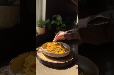 Poha but made with Oats! #poha #oats #breakfastrecipe #easybreakfast #healthybreakfast