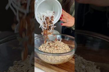 These healthy truffles taste like bites of carrot cake #healthyfood #recipe #healthyrecipes