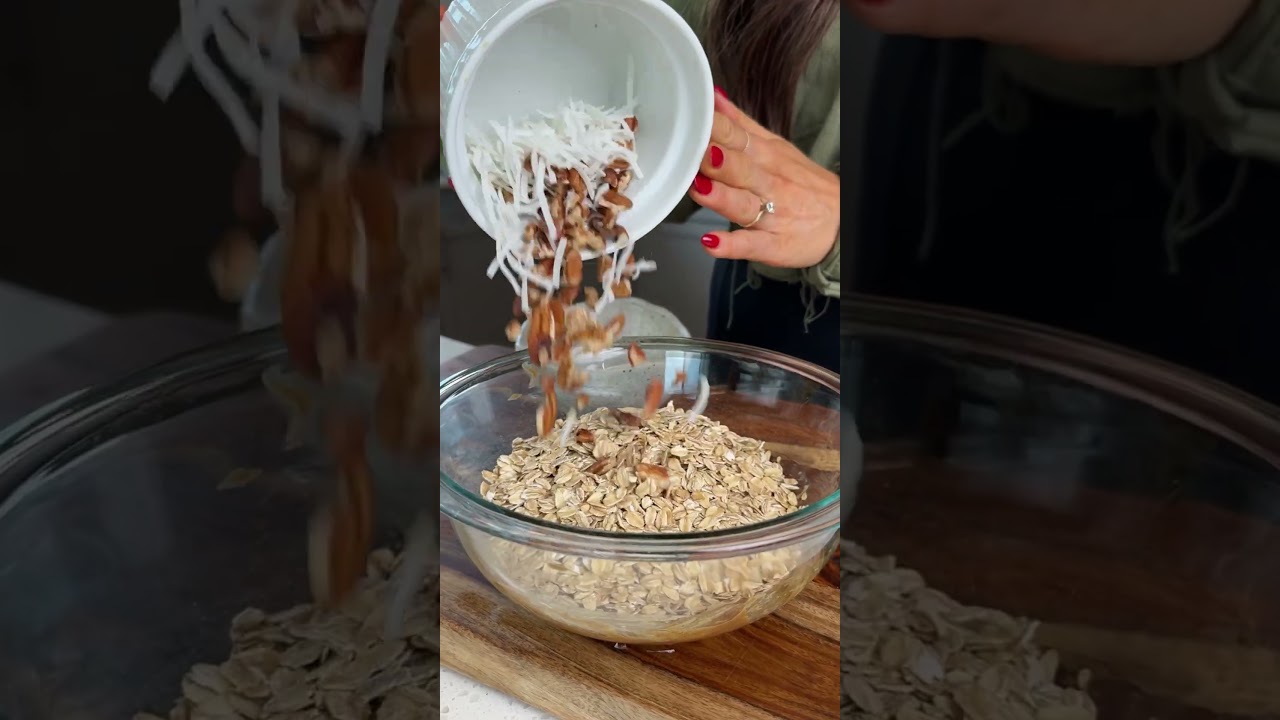 These healthy truffles taste like bites of carrot cake #healthyfood #recipe #healthyrecipes These healthy truffles taste like bites of carrot cake #healthyfood #recipe #healthyrecipes