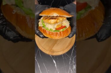 Grill chicken sandwich with healthy yoghurt sauce #cooking #food#short