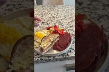 Healthy breakfast #healthyeating #breakfast #guthealth #weightgain #weightloss #breakfastideas