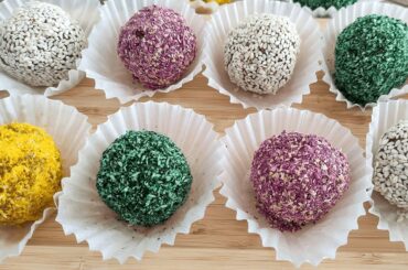 NO-BAKE DATE ENERGY BALLS | Healthy Breakfast Recipe