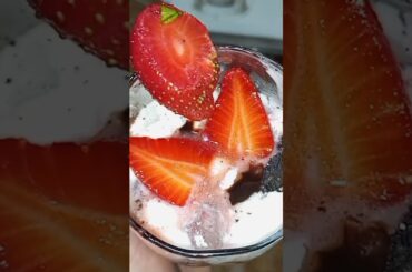 strawberry chocolate shake#food #cooking#recipe #vairal #tranding #shorts #vairalvideo #vairalshort