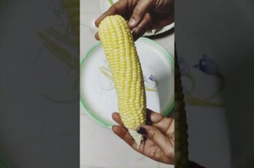 Easy way to peel corn  #americancorn #healthysnacks #peeling #diettips#weightloss #trendingshorts
