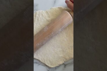 Greek Yogurt Pizza Dough #highproteindinner #easyrecipe #healthyrecipes #greekyogurt #pizzarecipe