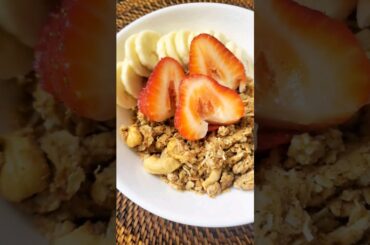 Coconut Cashew Granola?! #atf7 #granola #fruit #minivlog #snack #healthy #yyz #recipe #coconut #4u