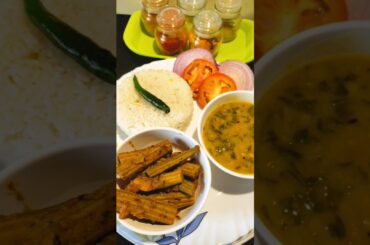 tasty & healthy lunch thali| daal palak| sehjan ki sabji| my lunch thali| palak daal #shorts #food